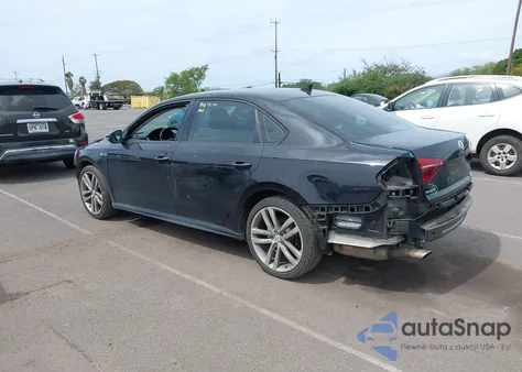 2018 Volkswagen Passat 2.0T R-Line/2.0T S z USA, uszkodzony, nr VIN 1VWAA7A30JC003304